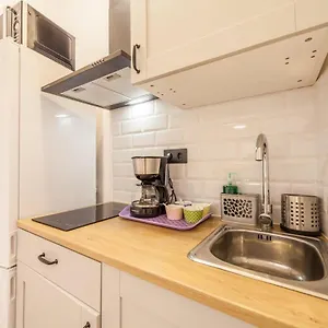 Raval Botella Private Albergue Barcelona